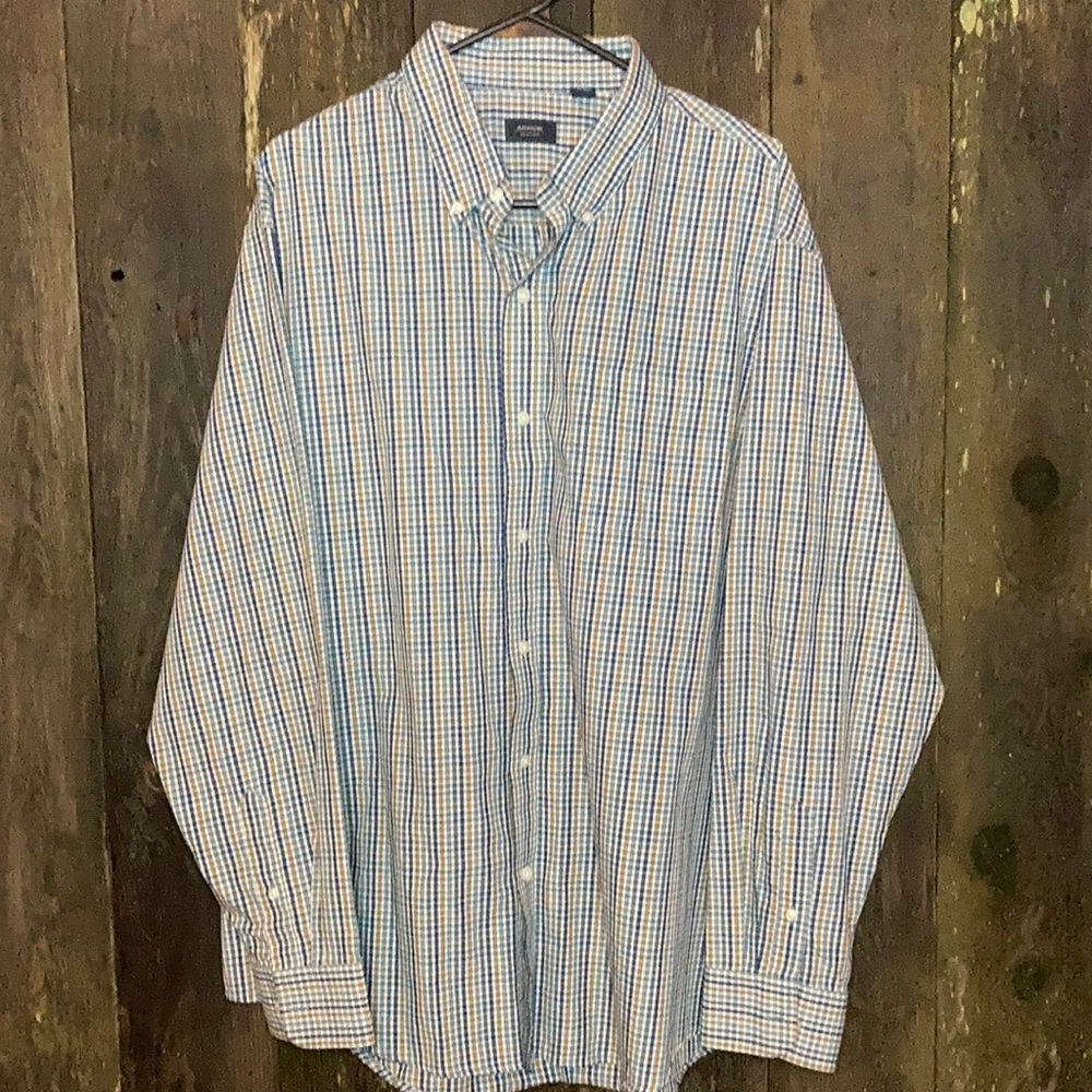 XL Arrow long sleeve button up dress shirt.
